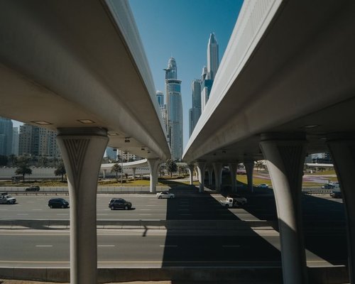 Futuristic elevated skyline in the fictional Skyline Elevation Logic game